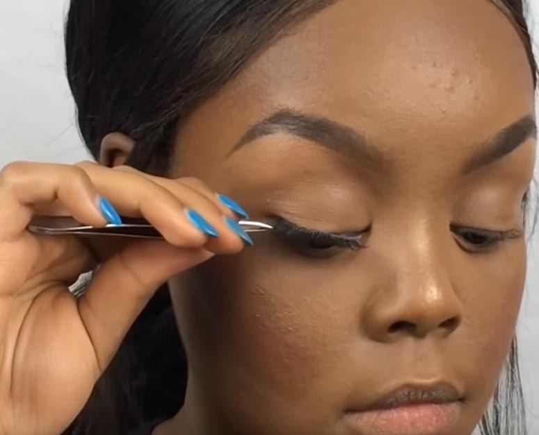 apply the mink lashes slowly when you are beginners